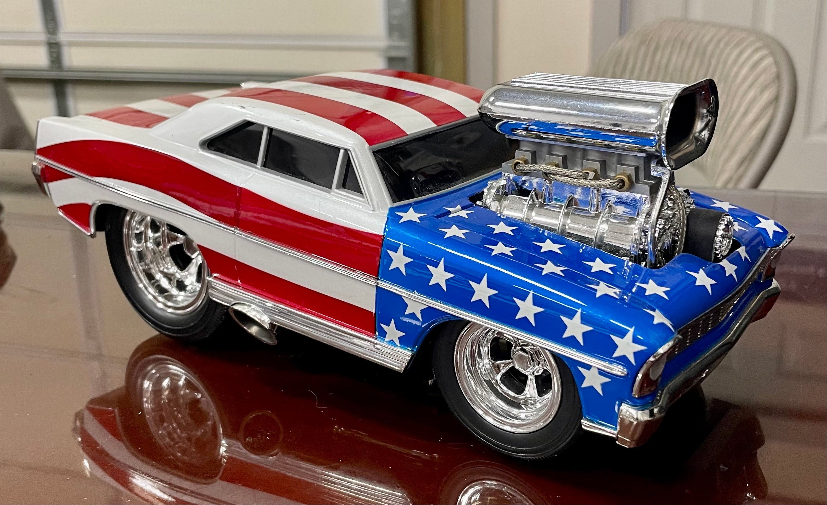 1966 Chevy Nova Muscle Machines Stars & Stripes 1:18 Maßstab Diecast Car - Sammlerstück