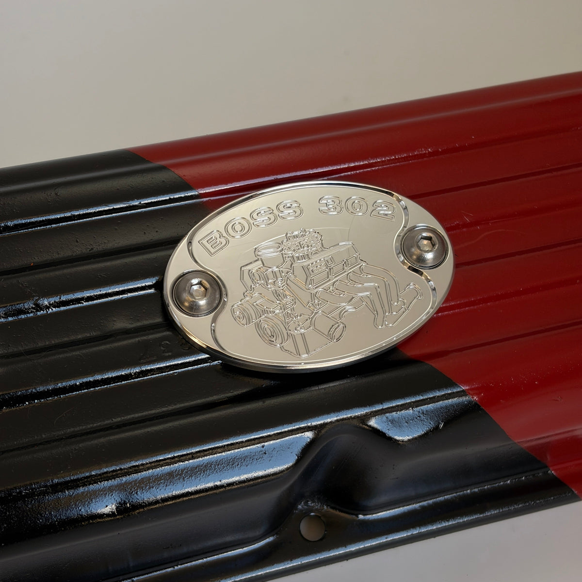 Mad4Metal Ford Boss 302 Billet Aluminium Abzeichen Ventilabdeckung Motor USA