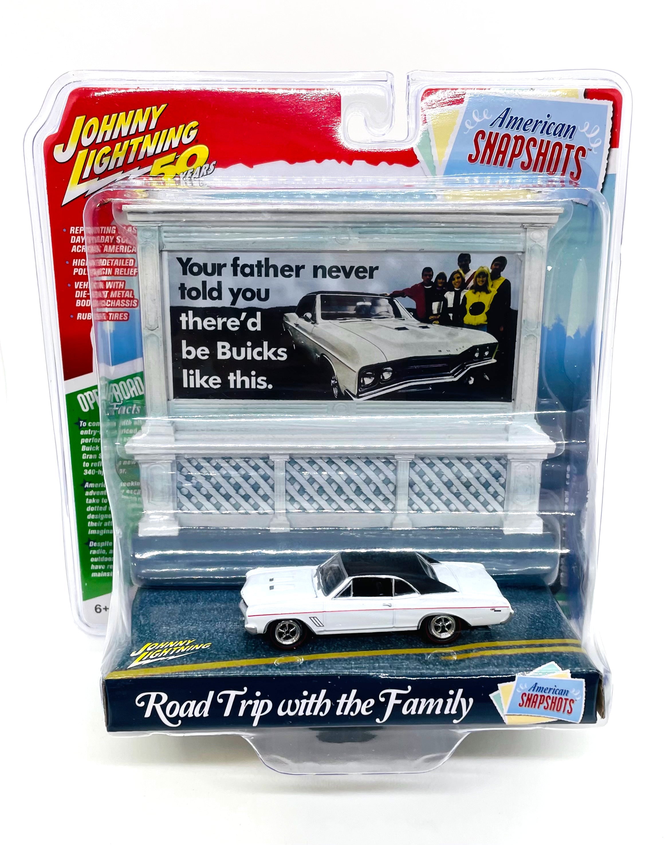 1967 Buick GS400 R1 Johnny Lightning American Snapshots Diorama White Die Cast Modellauto 1:64