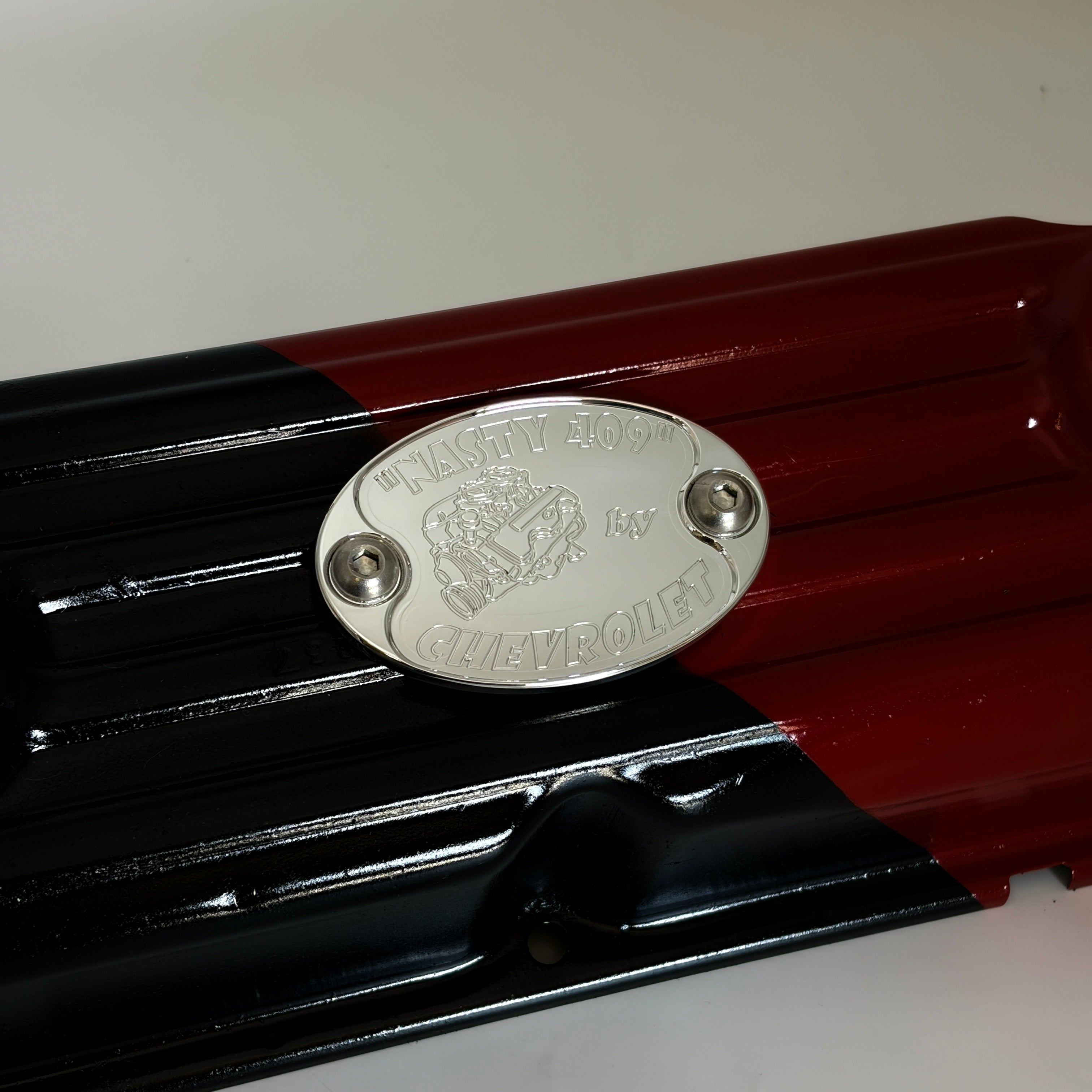 Mad4Metal Nasty 409 von Chevy Billet Aluminium Abzeichen Ventil Abdeckung USA