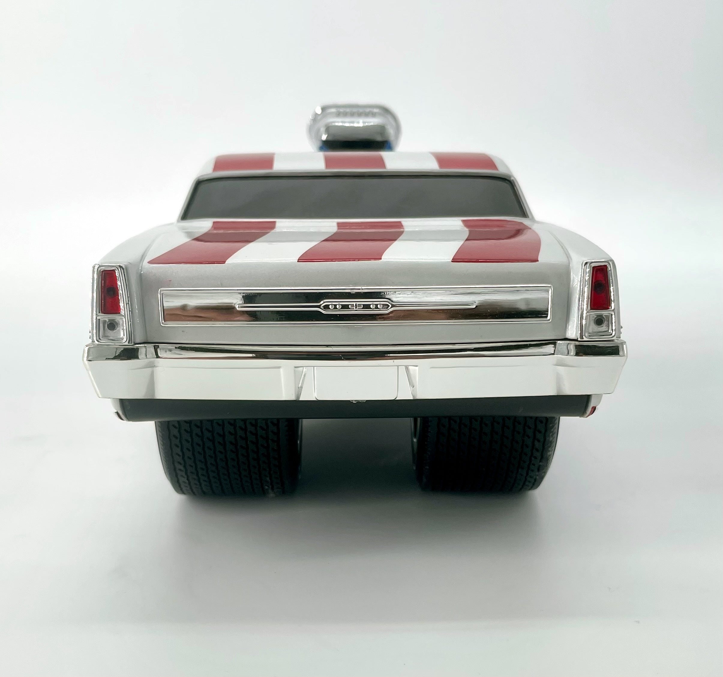 1966 Chevy Nova Muscle Machines Stars & Stripes 1:18 Maßstab Diecast Car - Sammlerstück