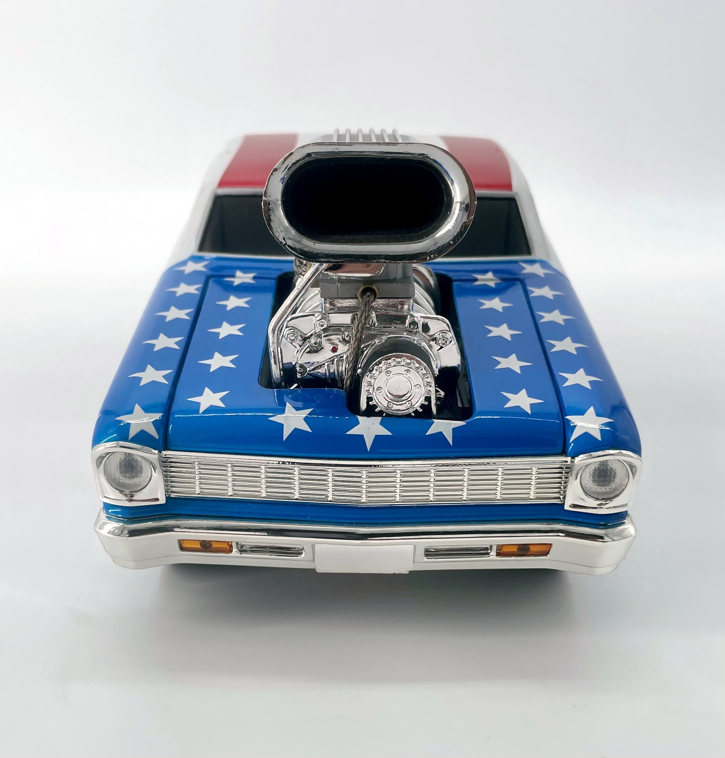 1966 Chevy Nova Muscle Machines Stars & Stripes 1:18 Maßstab Diecast Car - Sammlerstück