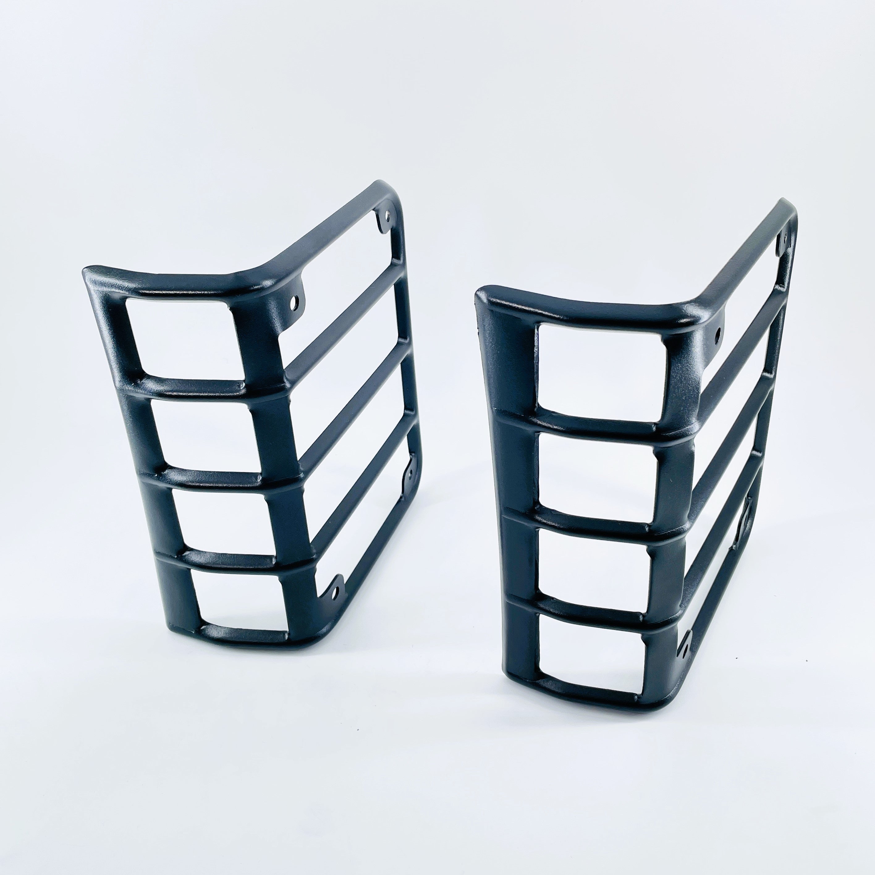 Jeep JK Tail Light Guard Cover Protector – Heavy Duty Metal Rear Tail Light Shield (Deutsche Ausgabe)